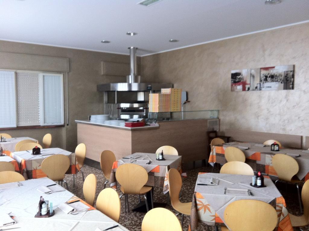 Albergo Cristallo Cittiglio Luaran gambar