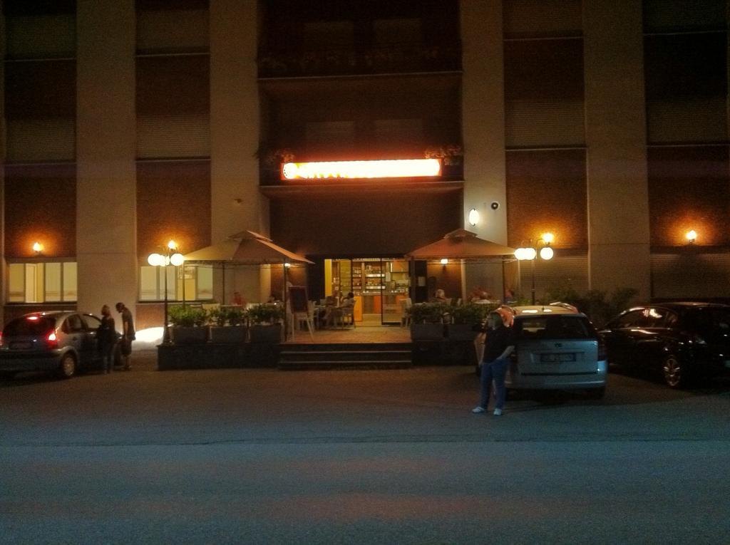 Albergo Cristallo Cittiglio Luaran gambar